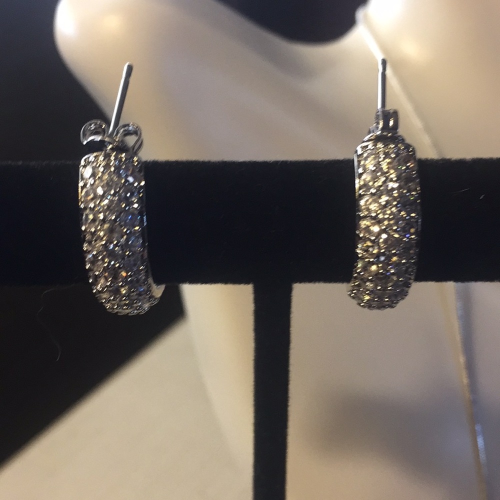Restocked 5⭐️White Topaz silver hoop earrings - Picture 3 of 8